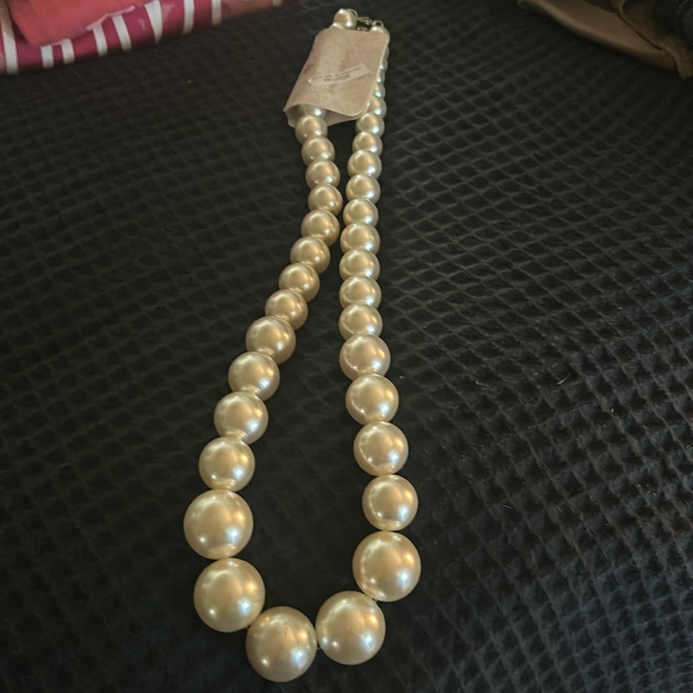Big beautiful faux pearls Jacqueline Kent